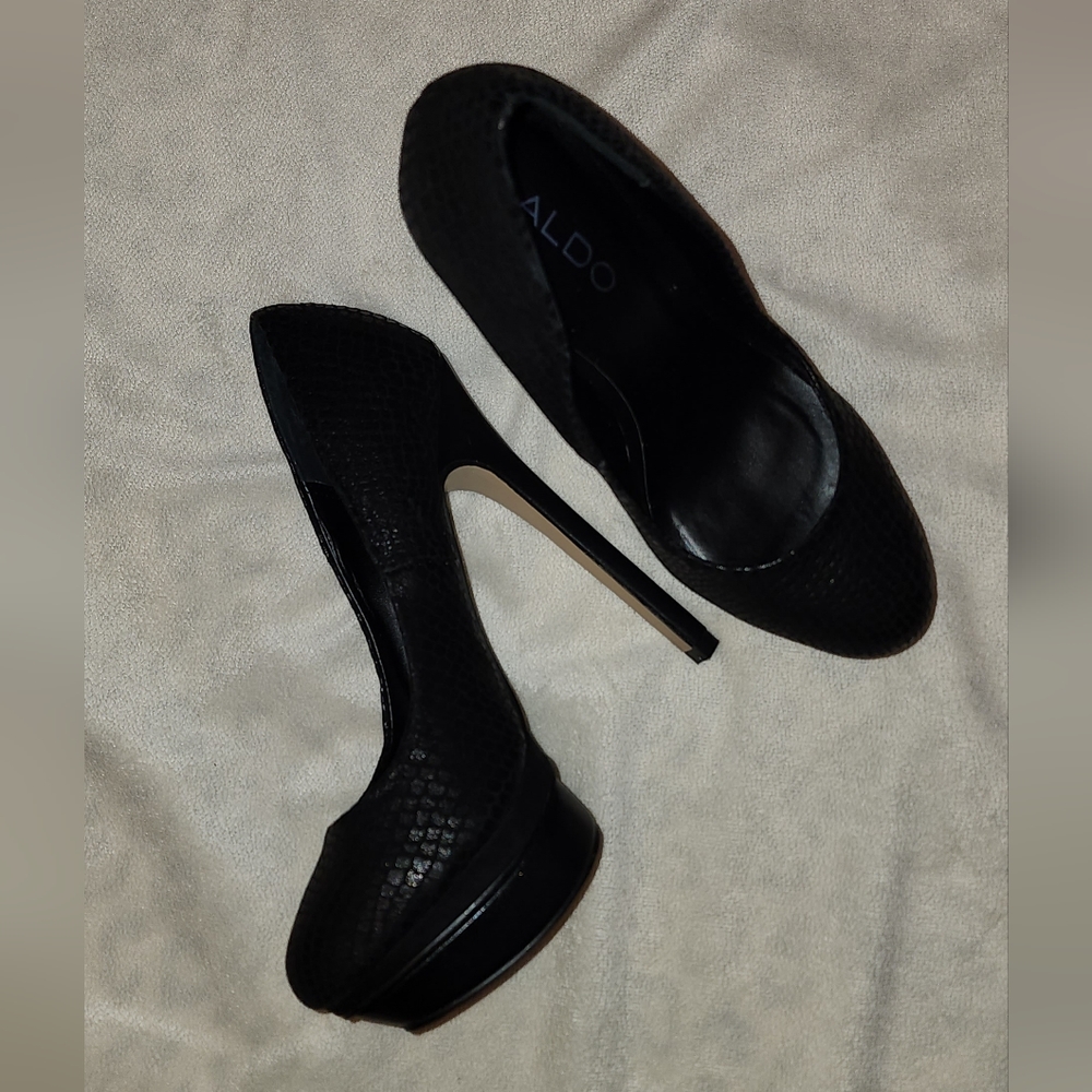 Women's high heels shoes/ ALDO/ Color BLACK/ Size 6.5